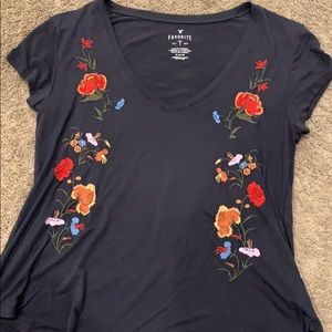 Flower embroidered t shirt